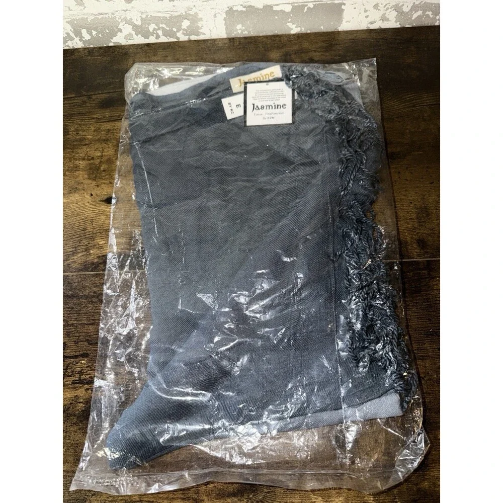 NWT! JASMINE by KC Ombre Gradient Gray Color Scarf Shawl Wrap